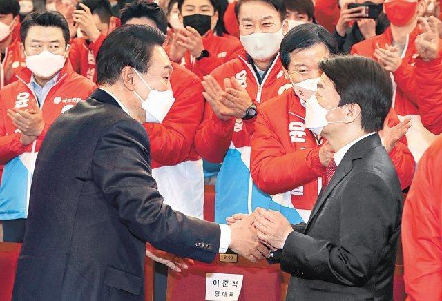 尹锡悦称将撤销青瓦台民政首席室,曾掌控大权"合法"整肃政敌|尹锡悦