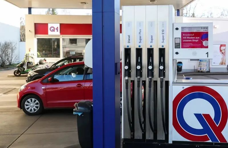 中美今天再开谈！普京不反对与乌总统泽连斯基会面！美国批准向乌克兰追加两亿美元军援！机构：对俄制裁将削弱西方金融主导权休闲区蓝鸢梦想 - Www.slyday.coM