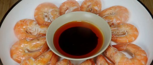 想不到大虾去虾线太简单了,不用牙签一秒一个,简单快速不脏手休闲区蓝鸢梦想 - Www.slyday.coM 想不到大虾去虾线太简单了,不用牙签一秒一个,简单快速不脏手休闲区蓝鸢梦想 - Www.slyday.coM