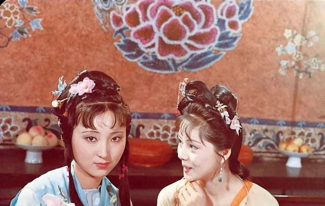 新《上错花轿嫁对郎》来了,对比服化道,黄奕小李琳真是“天仙”休闲区蓝鸢梦想 - Www.slyday.coM 新《上错花轿嫁对郎》来了,对比服化道,黄奕小李琳真是“天仙”休闲区蓝鸢梦想 - Www.slyday.coM