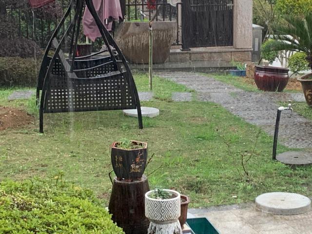 杭州市气象台发布大风黄色预警信号，临安青山湖街道下起了冰雹休闲区蓝鸢梦想 - Www.slyday.coM