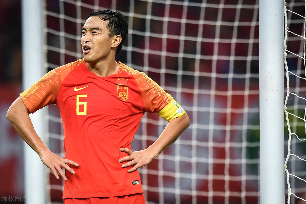 由此,冯潇霆联想到了自己在亚洲杯上国足对阵伊朗队比赛,他出现了一次