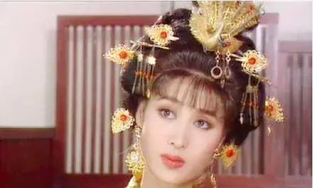 新《上错花轿嫁对郎》来了,对比服化道,黄奕小李琳真是“天仙”休闲区蓝鸢梦想 - Www.slyday.coM 新《上错花轿嫁对郎》来了,对比服化道,黄奕小李琳真是“天仙”休闲区蓝鸢梦想 - Www.slyday.coM