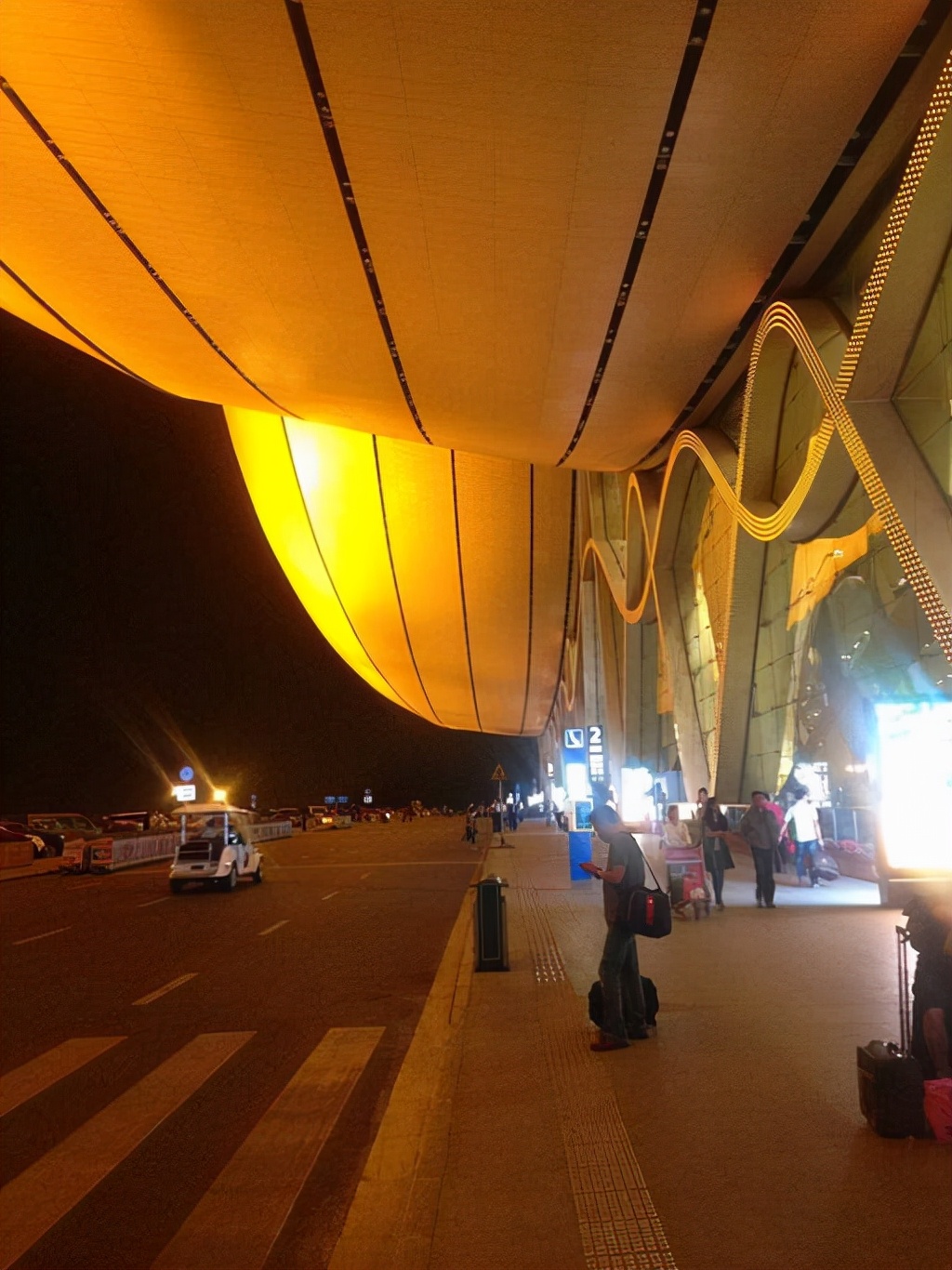 昆明长水机场停车场一天多少钱昆明长水机场附近省钱停车攻略