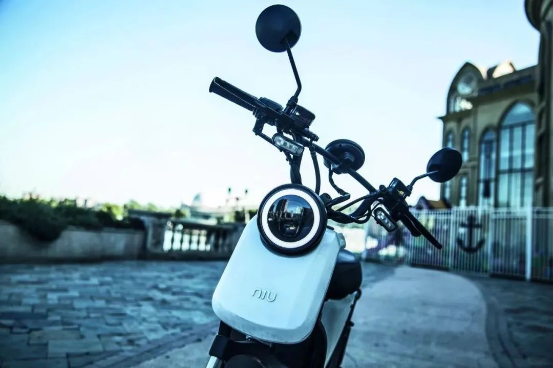 “股价大挫85.5%智能化优势不再 小牛电动为何不“香”了？