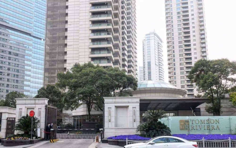 9500万买的汤臣一品遭粪水倒灌，业主：十多年没过舒坦日子休闲区蓝鸢梦想 - Www.slyday.coM