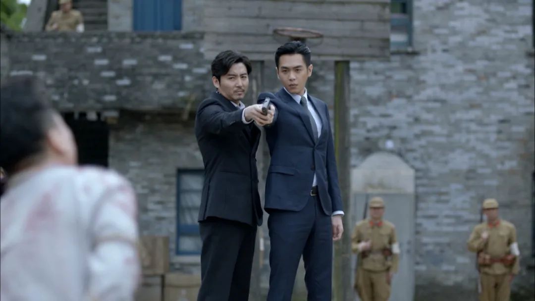 精彩剧照阚清子 饰 余小晚张若昀 饰 陈山,肖正国王鸥 饰 张离孙艺洲