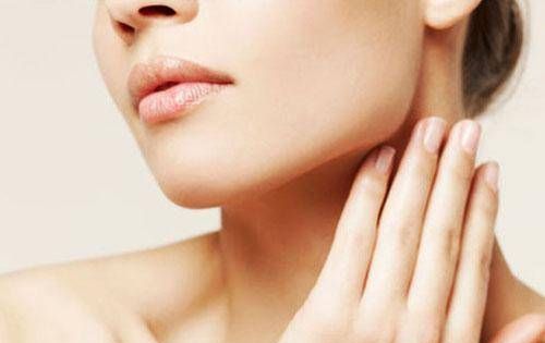 身体好不好看脖子就知道?若脖子上有这种标志,可能癌细胞想活跃休闲区蓝鸢梦想 - Www.slyday.coM 身体好不好看脖子就知道?若脖子上有这种标志,可能癌细胞想活跃休闲区蓝鸢梦想 - Www.slyday.coM