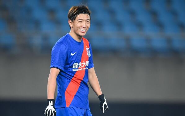 杨旭为冯潇霆发声:喷我们可以,你们起码让自己孩子去踢球啊休闲区蓝鸢梦想 - Www.slyday.coM 杨旭为冯潇霆发声:喷我们可以,你们起码让自己孩子去踢球啊休闲区蓝鸢梦想 - Www.slyday.coM