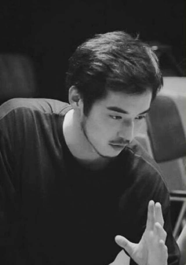 络腮胡男生的颜值终于被证明了这位帅哥最近横空出世