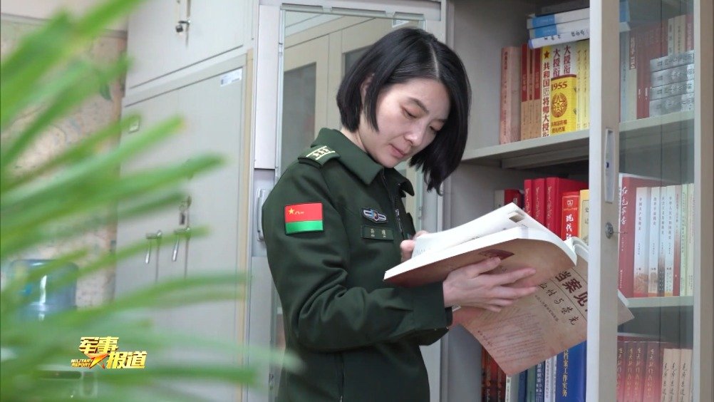 巾帼心向党聚力强军梦丨全国三八红旗手孙瑾让尘封的档案活起来档案