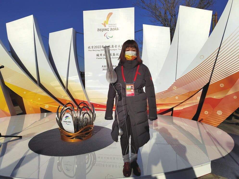 夏虹火种点燃生命激情剪纸传承奥运精神