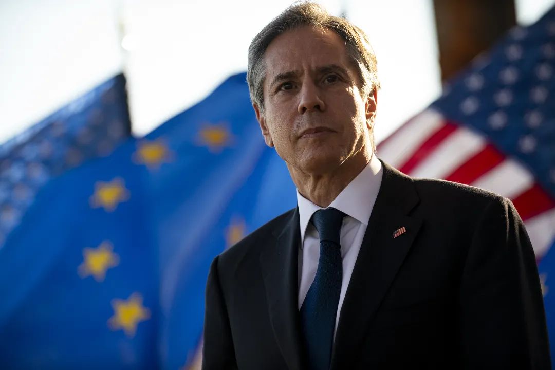 对涉及侵犯人权的俄罗斯和白俄罗斯官员及个人实施了签证限制和制裁