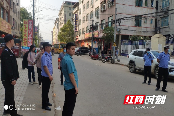 新宁回龙寺镇:整治校园周边环境 护航师生交通安全|头盔_新浪新闻