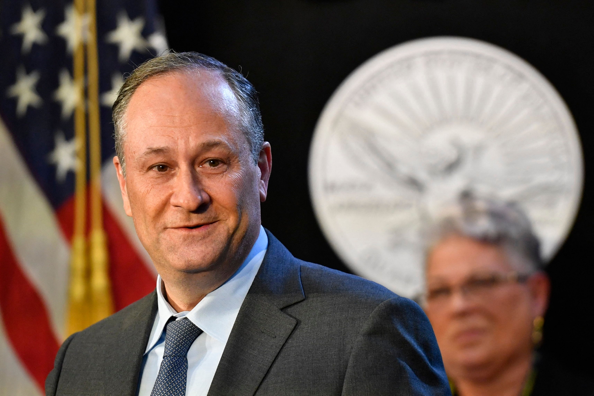 美国副总统哈里斯的丈夫感染新冠