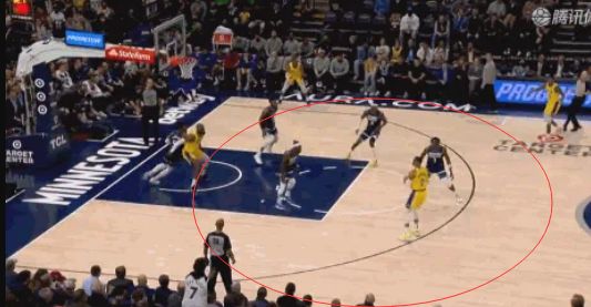 贝弗利三分线外放投威少,且选择包夹詹姆斯:我赌他不敢投休闲区蓝鸢梦想 - Www.slyday.coM 贝弗利三分线外放投威少,且选择包夹詹姆斯:我赌他不敢投休闲区蓝鸢梦想 - Www.slyday.coM