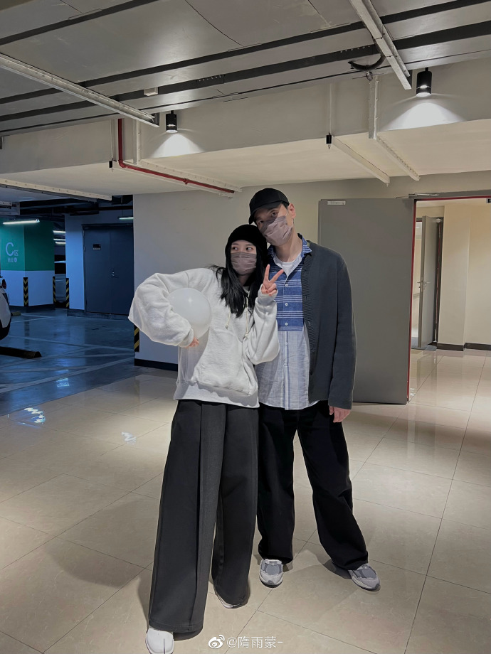 有谁注意李光洁婚后多甜蜜,网友:老公们请按这个标准卷起来休闲区蓝鸢梦想 - Www.slyday.coM 有谁注意李光洁婚后多甜蜜,网友:老公们请按这个标准卷起来休闲区蓝鸢梦想 - Www.slyday.coM