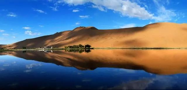 国内值得一去的10个旅行地,美得像一幅画,疫情过后,就出发吧休闲区蓝鸢梦想 - Www.slyday.coM 国内值得一去的10个旅行地,美得像一幅画,疫情过后,就出发吧休闲区蓝鸢梦想 - Www.slyday.coM