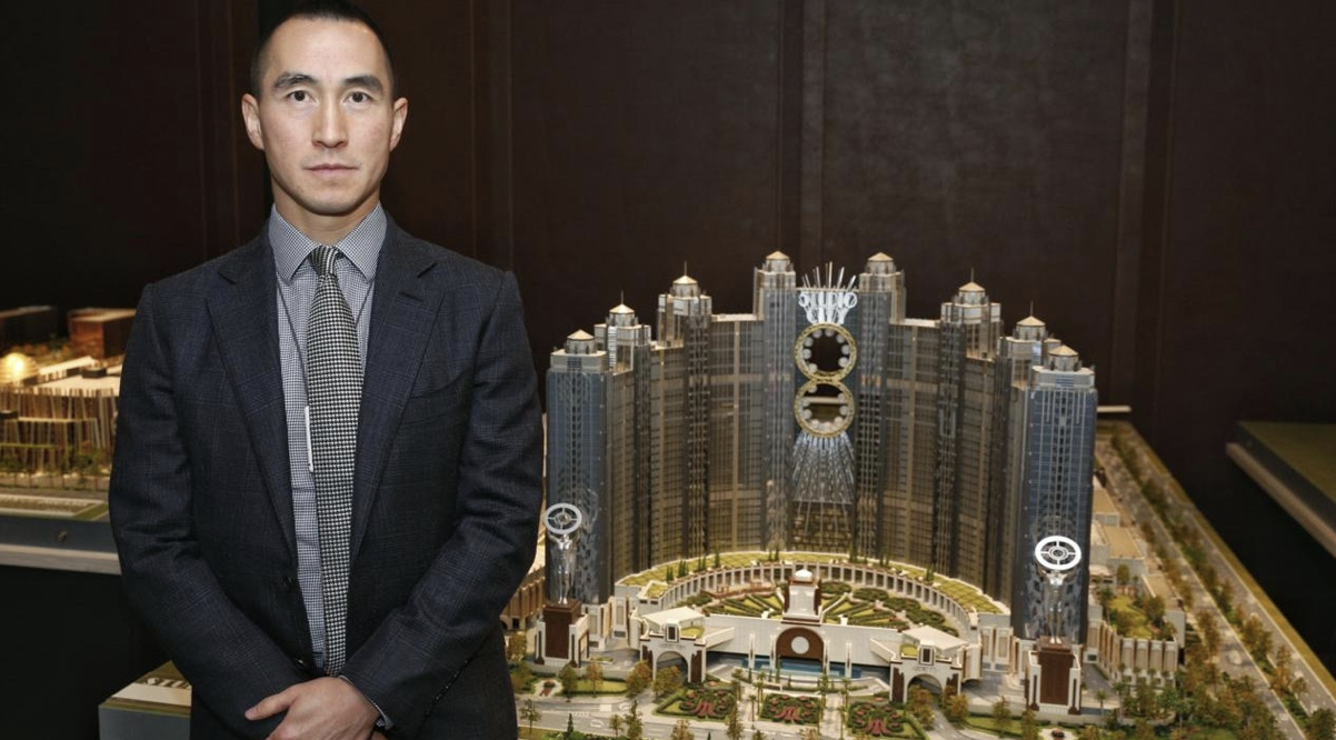 何猷龙资产两年少10亿美元,坦言生意不如从前,期望