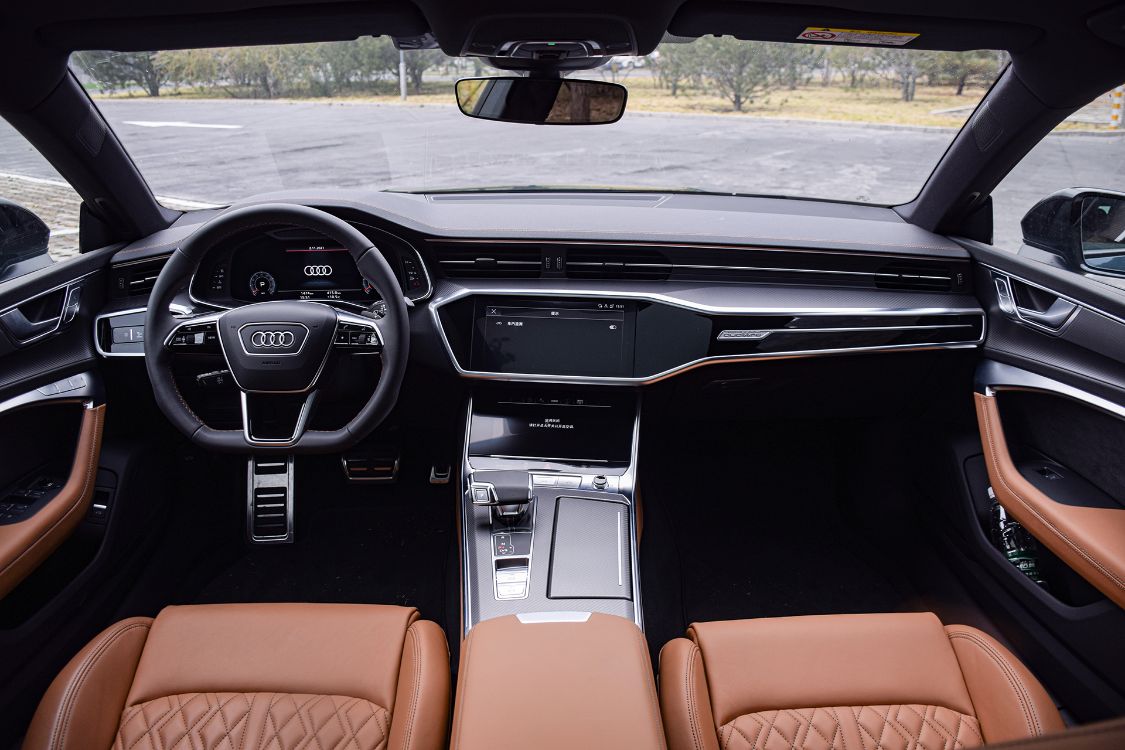 试驾比进口奥迪a7贵还没溜背的上汽奥迪a7l