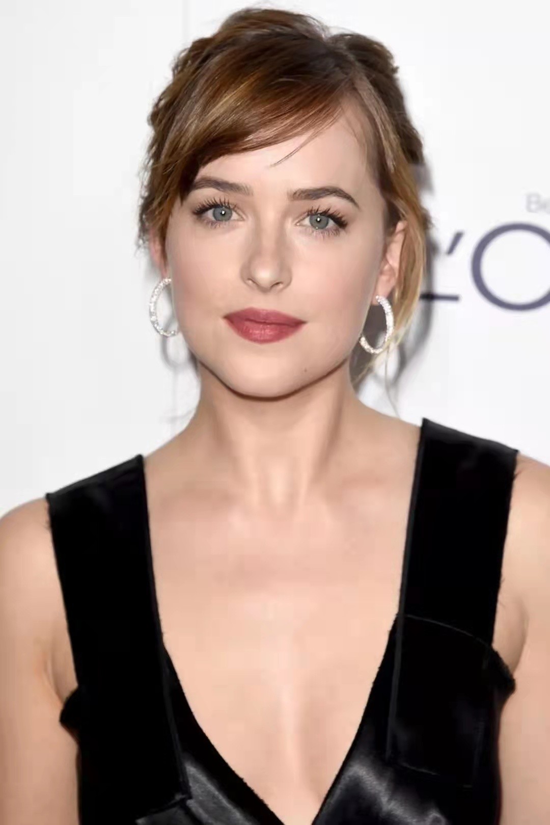 亢奋悉尼妹太火漫威超英电影也找她网友赞达亚介绍的吗