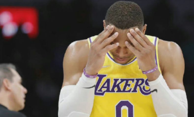 贝弗利三分线外放投威少,且选择包夹詹姆斯:我赌他不敢投休闲区蓝鸢梦想 - Www.slyday.coM 贝弗利三分线外放投威少,且选择包夹詹姆斯:我赌他不敢投休闲区蓝鸢梦想 - Www.slyday.coM