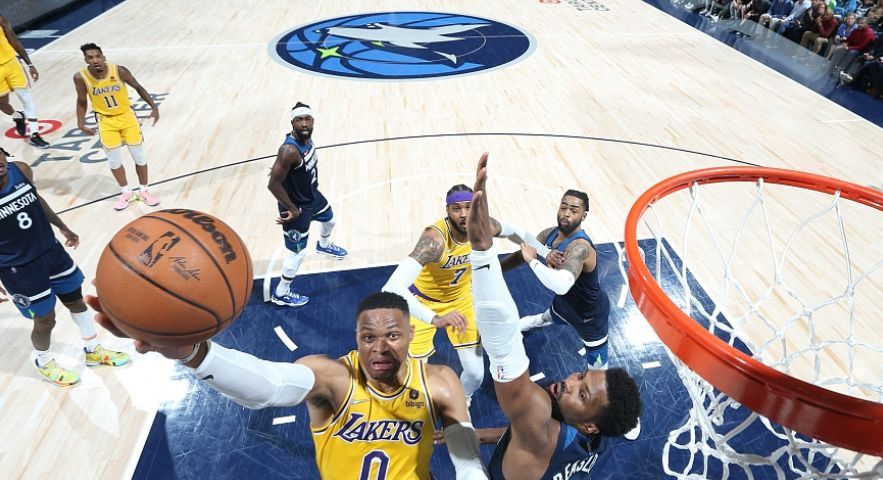 赛后开撕，詹姆斯点名威少，11％的三分＋不防守，对自己只字不提休闲区蓝鸢梦想 - Www.slyday.coM