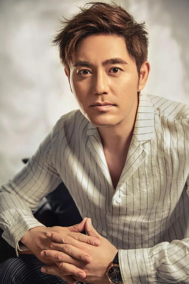 蒙丹牟凤彬因疫情被困称食物卖得快花5元买葱做炒鸡蛋