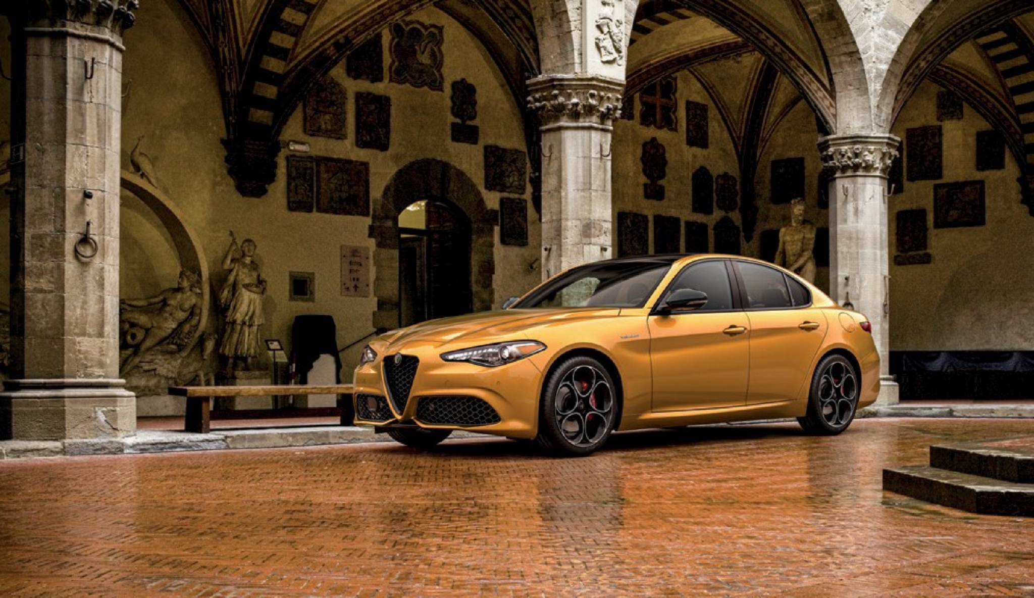 阿尔法·罗密欧Giulia正式上市 37.98万元起售