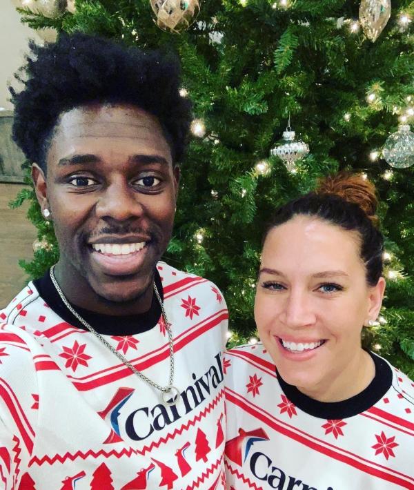 朱·霍勒迪和妻子劳伦·切尼.