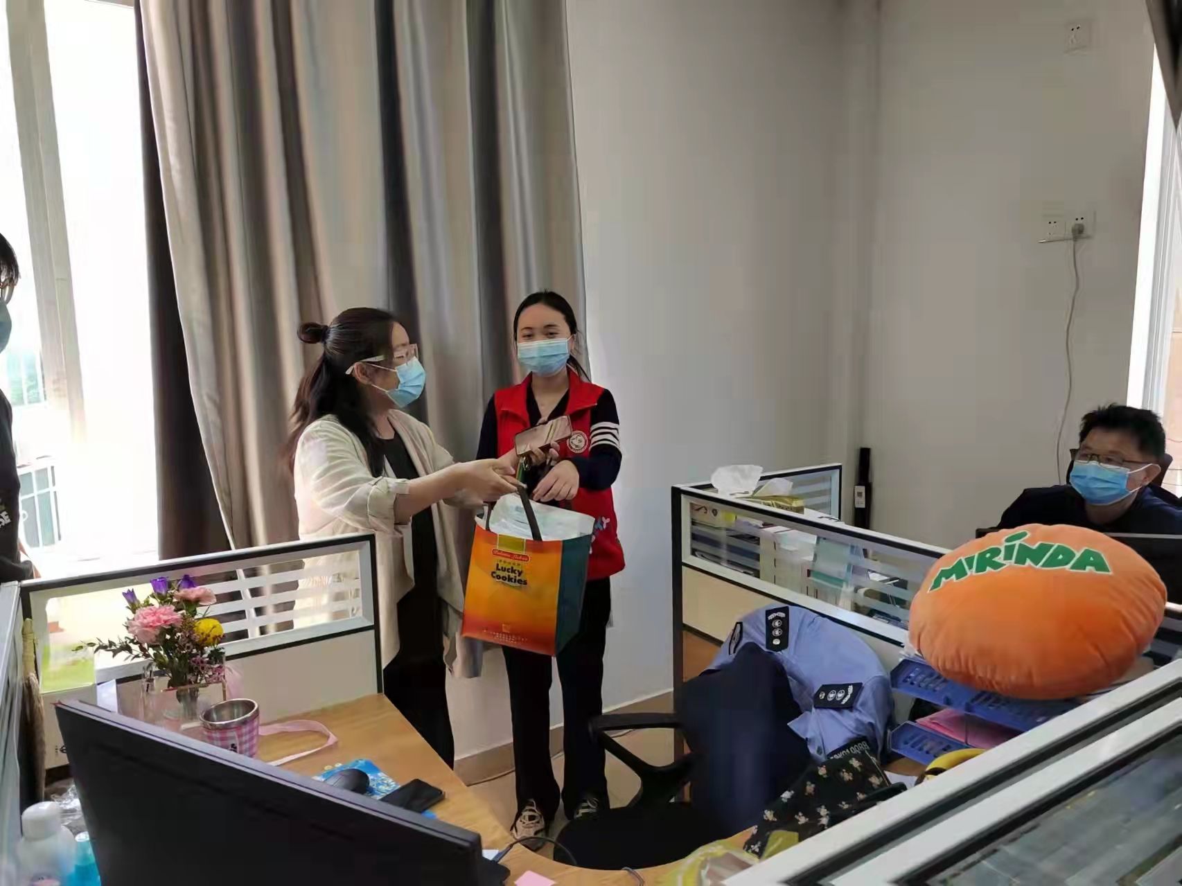 葵涌防疫背后，还有这些人在默默支持！休闲区蓝鸢梦想 - Www.slyday.coM