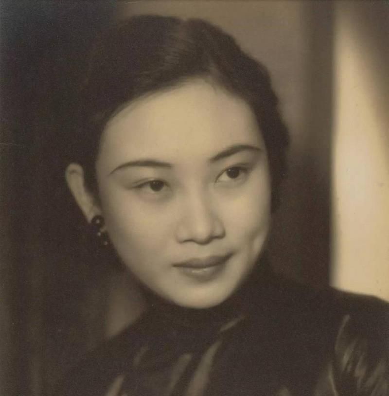 民国百姓追星也疯狂,不亚于当代人,当时明星事迹便是很好的证明休闲区蓝鸢梦想 - Www.slyday.coM 民国百姓追星也疯狂,不亚于当代人,当时明星事迹便是很好的证明休闲区蓝鸢梦想 - Www.slyday.coM