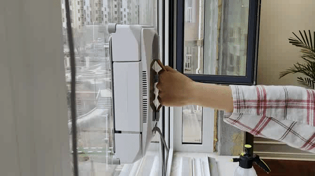 科沃斯窗宝w1 pro擦窗机器人真实用|科沃斯|机器人|窗户_新浪新闻