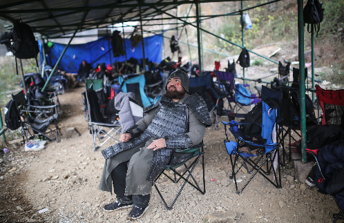 大厂裁员，横店群演失业：忍痛转做主播，见王一博的机会我不要了休闲区蓝鸢梦想 - Www.slyday.coM
