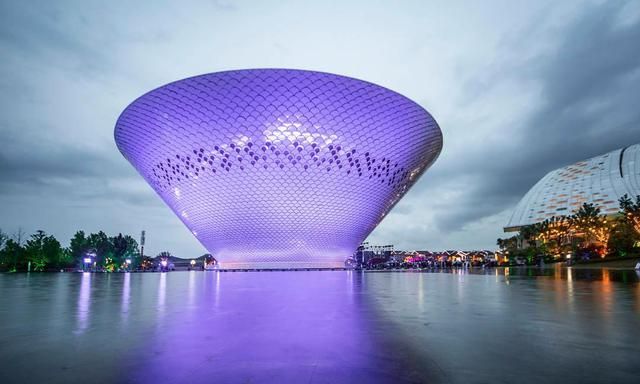 景德镇一建筑远远看上去像是一只巨大的碗成当地新地标