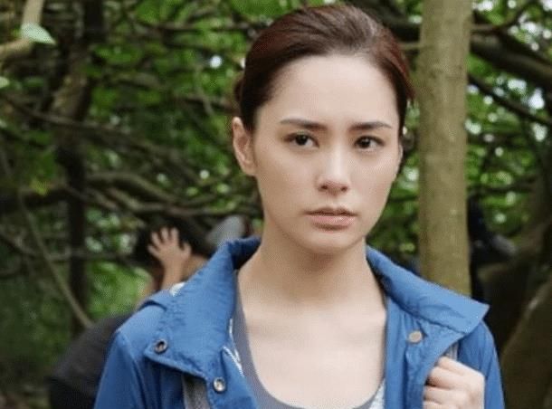 阿娇离婚后拍戏被偶遇当和路人站在一块时气质这块没谁了