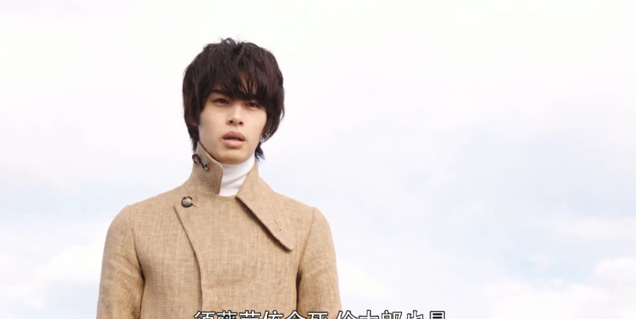 之前索菲亚就有劝过贤人,现在飞羽真一次次地带着