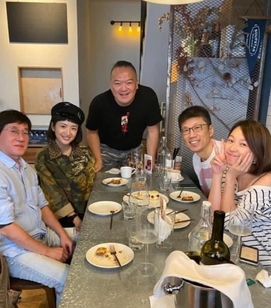 知名导演明金成猝逝!遗孀忍剖腹产痛筹后事,龙凤胎暂放月子中心休闲区蓝鸢梦想 - Www.slyday.coM