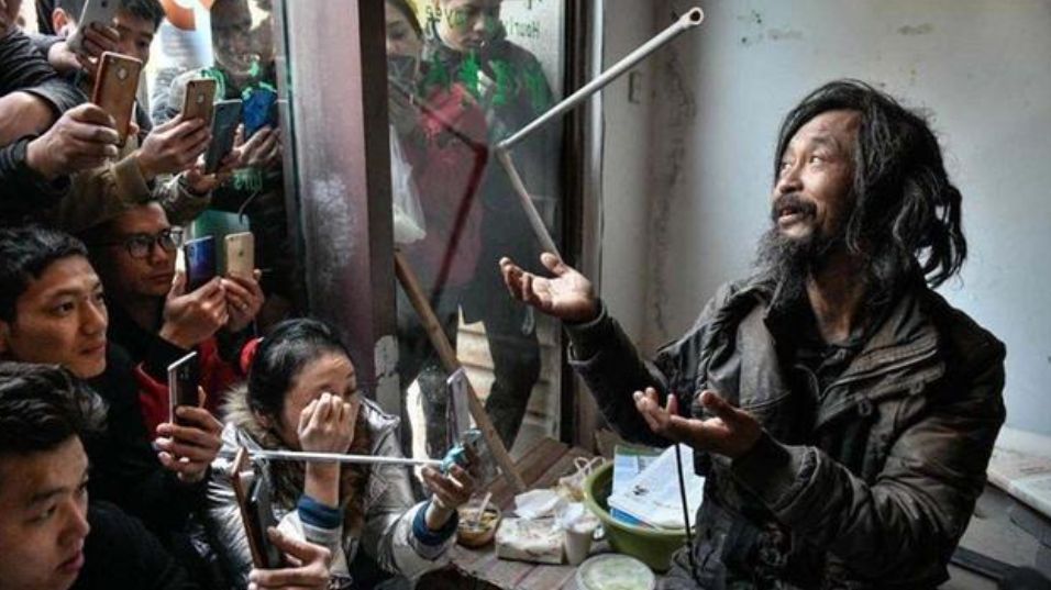 大喜哥走了，沈先生“疯了”：成就与摧毁他们的，是同一种肮脏