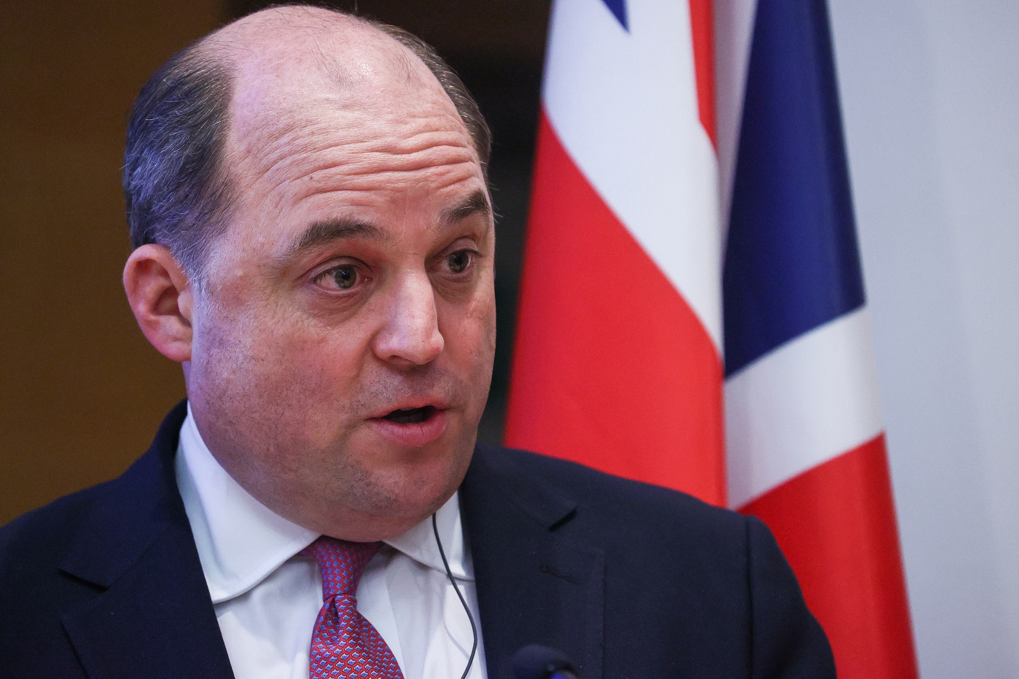 英防长与“乌克兰总理”聊了10分钟视频，结果发现是假冒的…休闲区蓝鸢梦想 - Www.slyday.coM