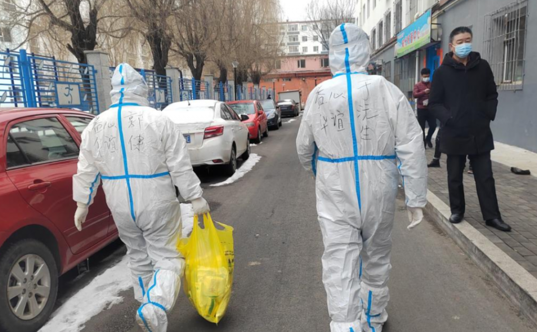 同时还有n95口罩7400只,一次性医用外科口罩334000只,防护服39675套