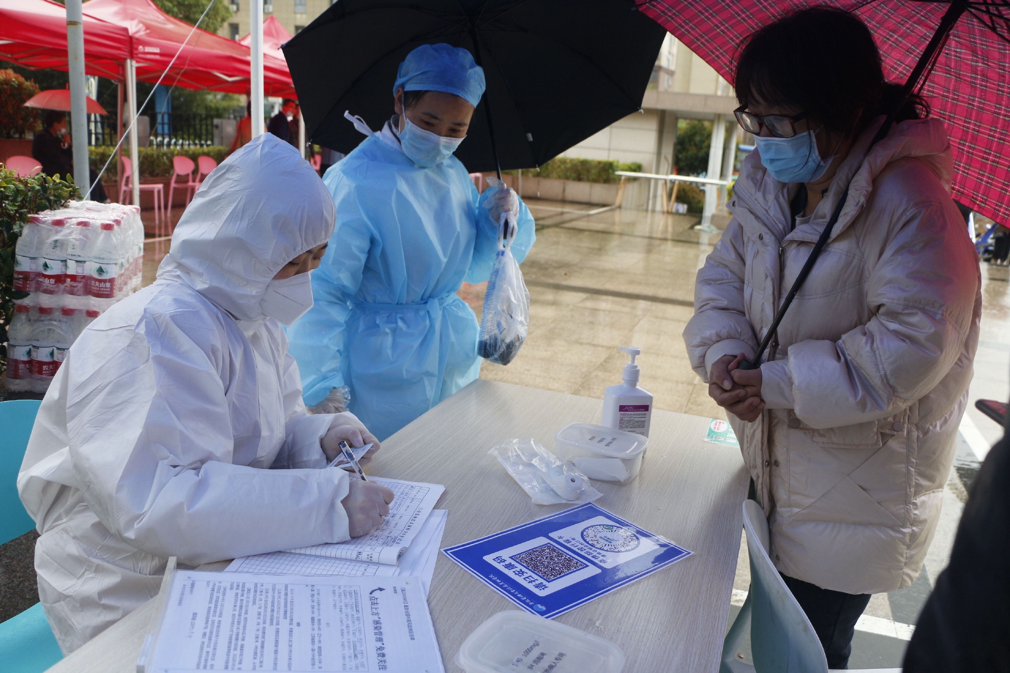 关口前移安医大附属巢湖医院严把疫情防控第一道关
