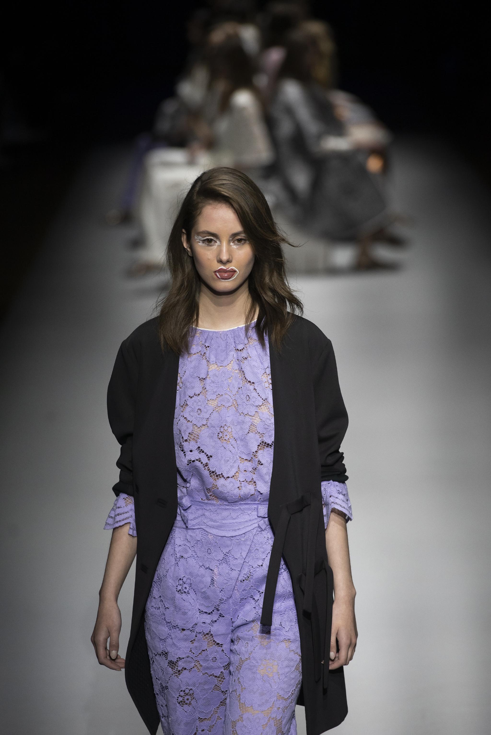 葡萄牙时装秀设计师卡蒂希奥玛拉时装秀