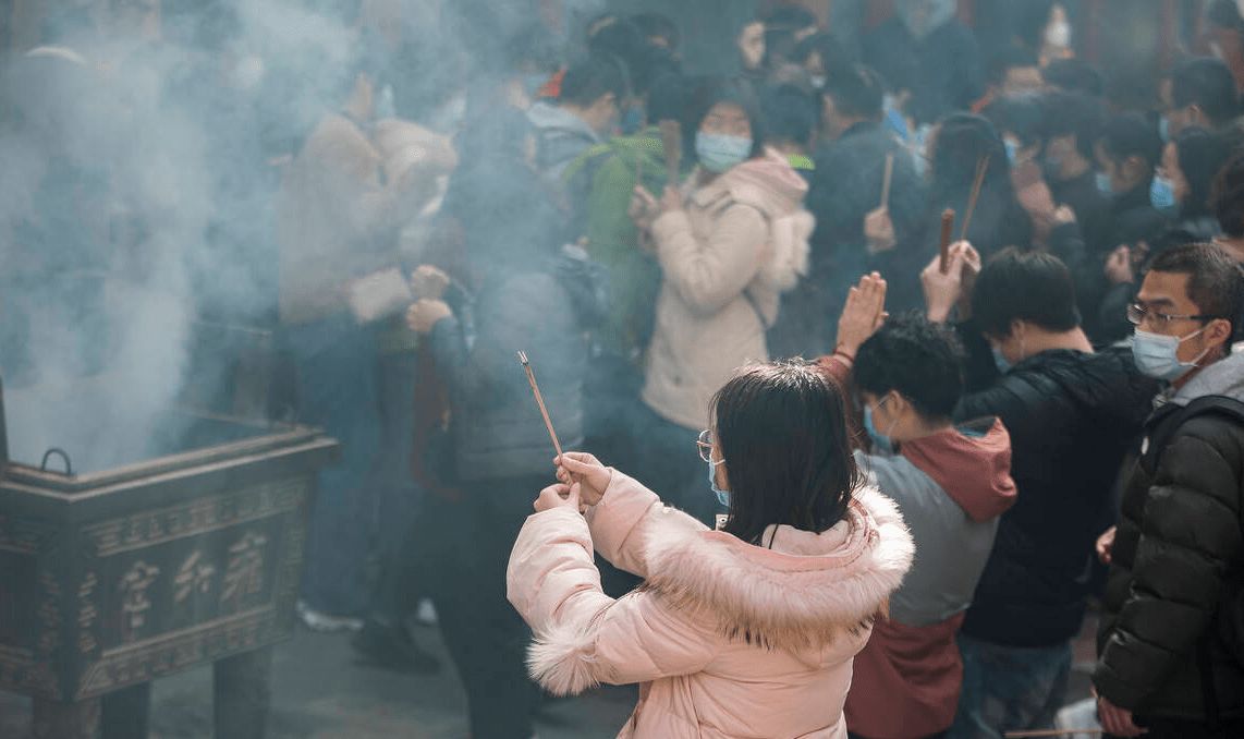 3,春祭春分也是节日和祭祀庆典,我国很多地方都有春分祭祖的习俗,也称
