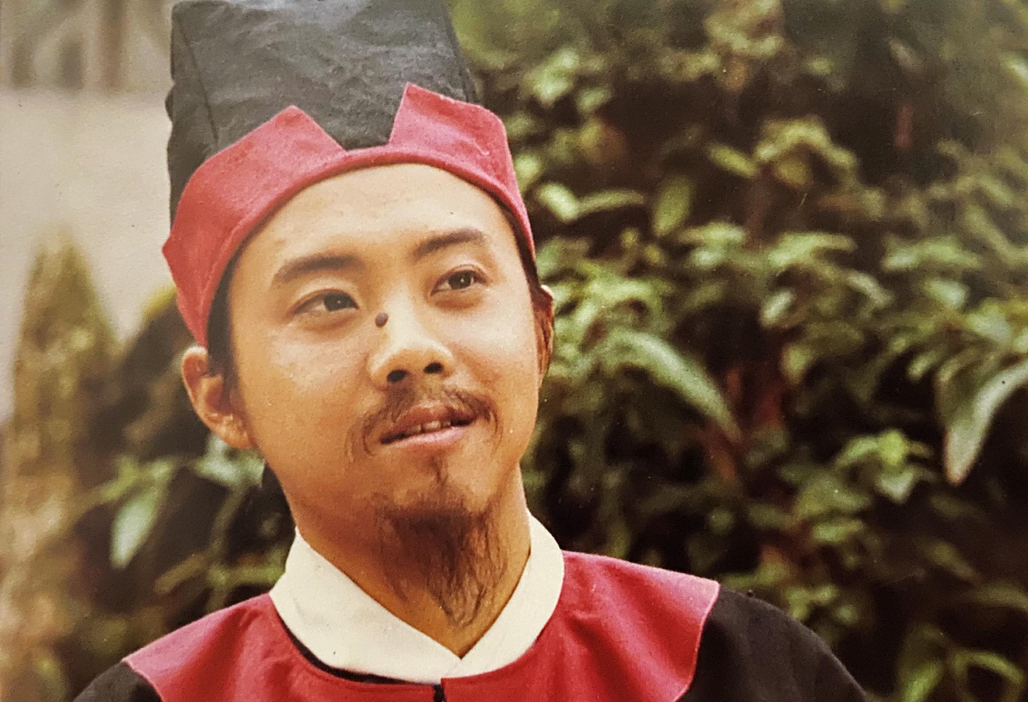 红楼梦里的两个小角色,出场不久就消失了,后来却大有用处