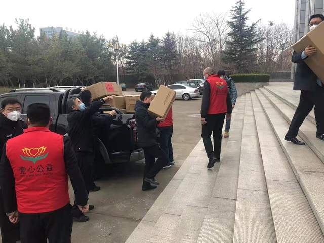 潍坊壹心公益服务中心协同山东浩普医药捐赠抗疫物资休闲区蓝鸢梦想 - Www.slyday.coM