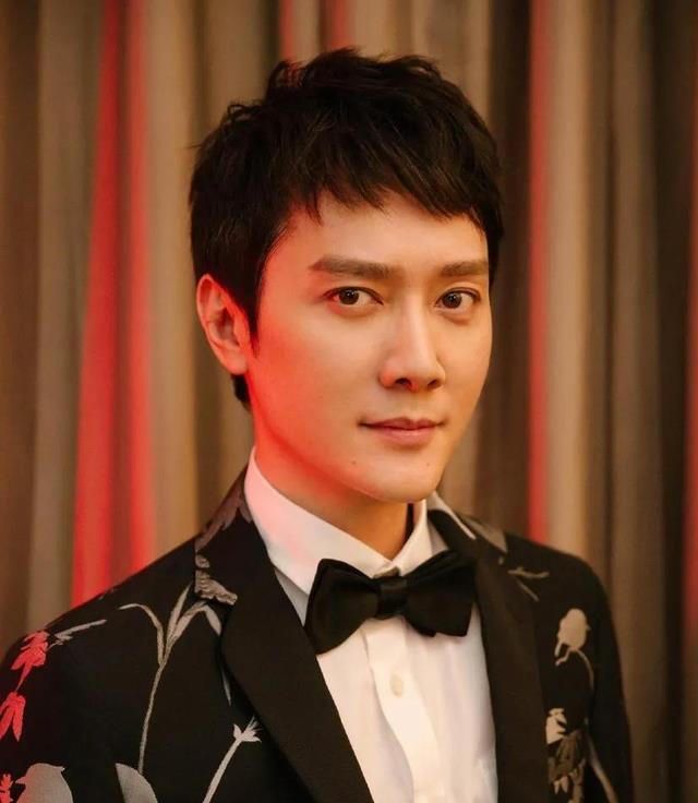 冯绍峰40岁与赵丽颖结为夫妻三年婚姻生活却以扑朔迷离收场