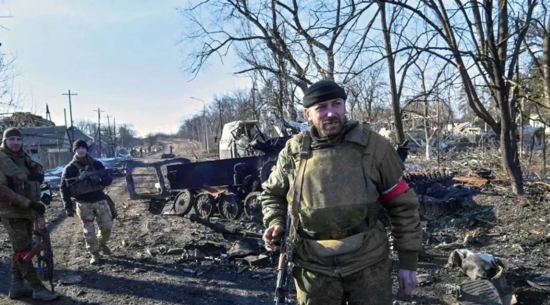 俄乌战场绞肉机！亚速营凌晨突袭：俄军王牌少将阵亡休闲区蓝鸢梦想 - Www.slyday.coM