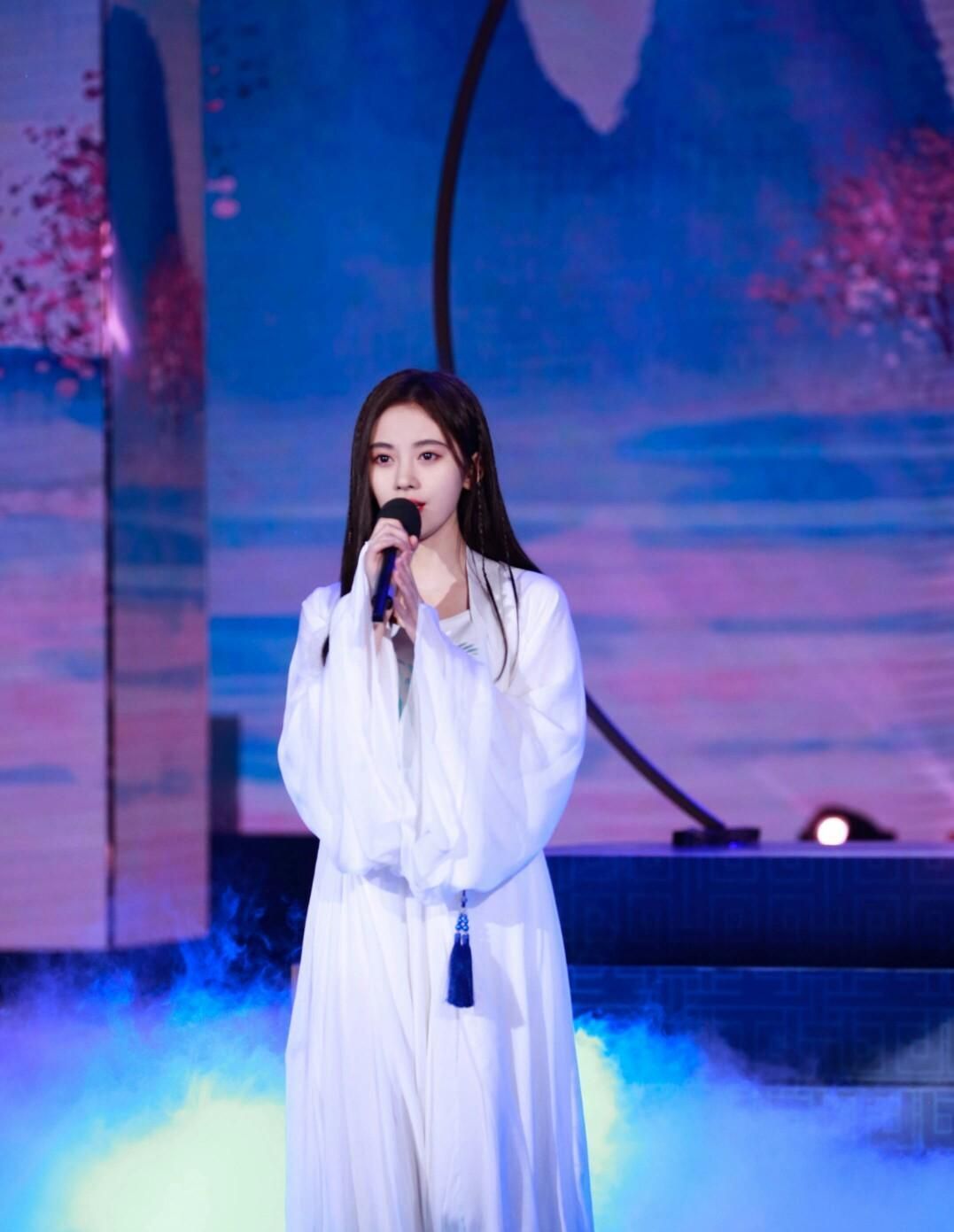 创造营4|鞠婧祎|身高_新浪新闻