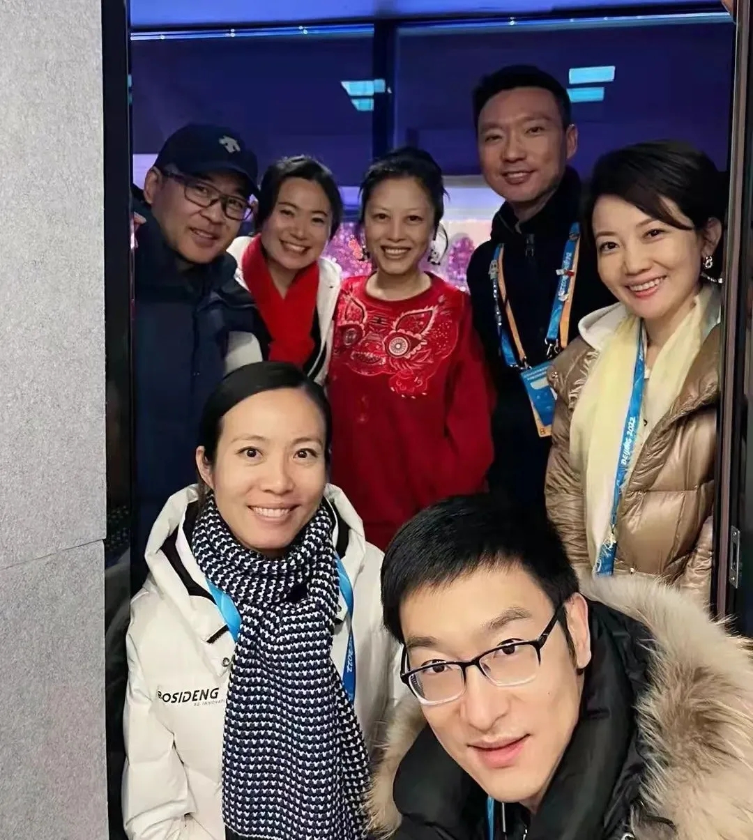 央视主持人王端端素颜照曝光没有滤镜和美颜照样可以媲美明星